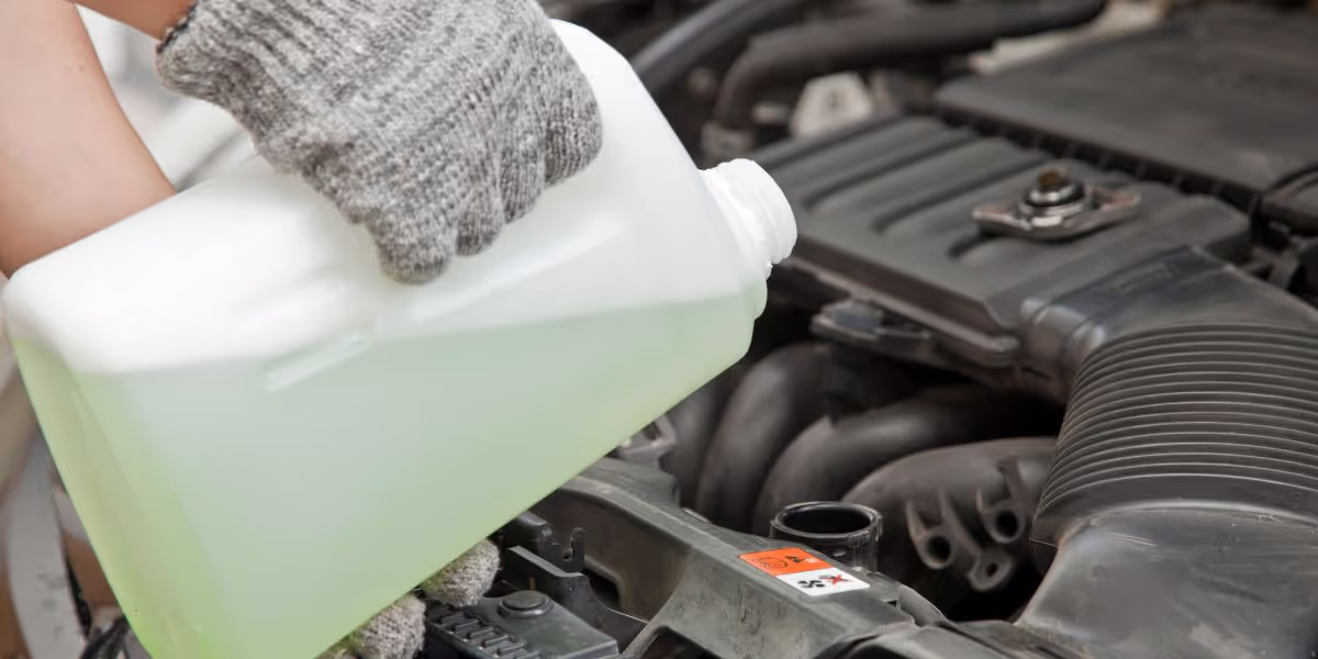 Image d'accueil de l'article Voyant de liquide de refroidissement : quand faut-il s’inquiéter ?