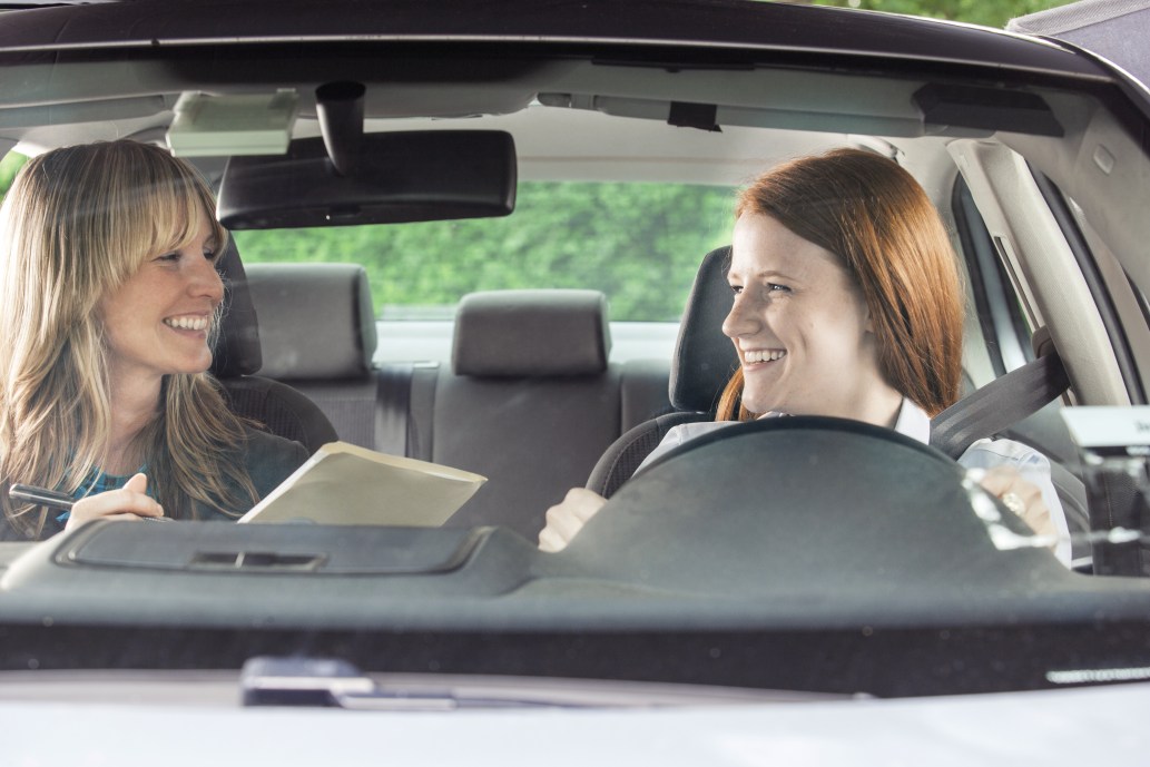 enseignant et élève heure de conduite