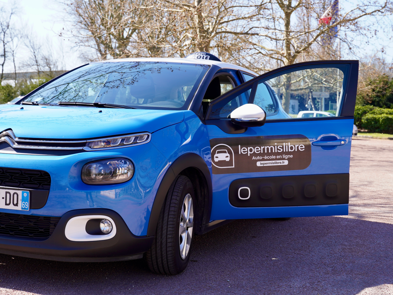 Permis BE : tout savoir pour conduire une voiture avec remorque ou caravane