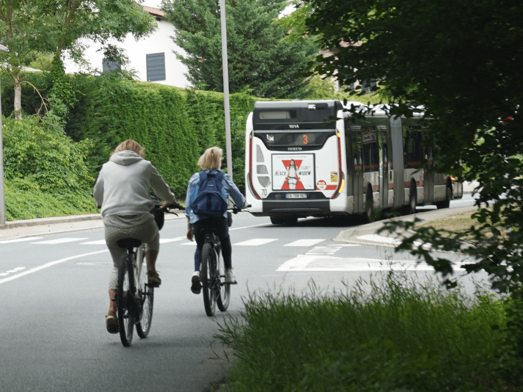 Cyclistes sur la route