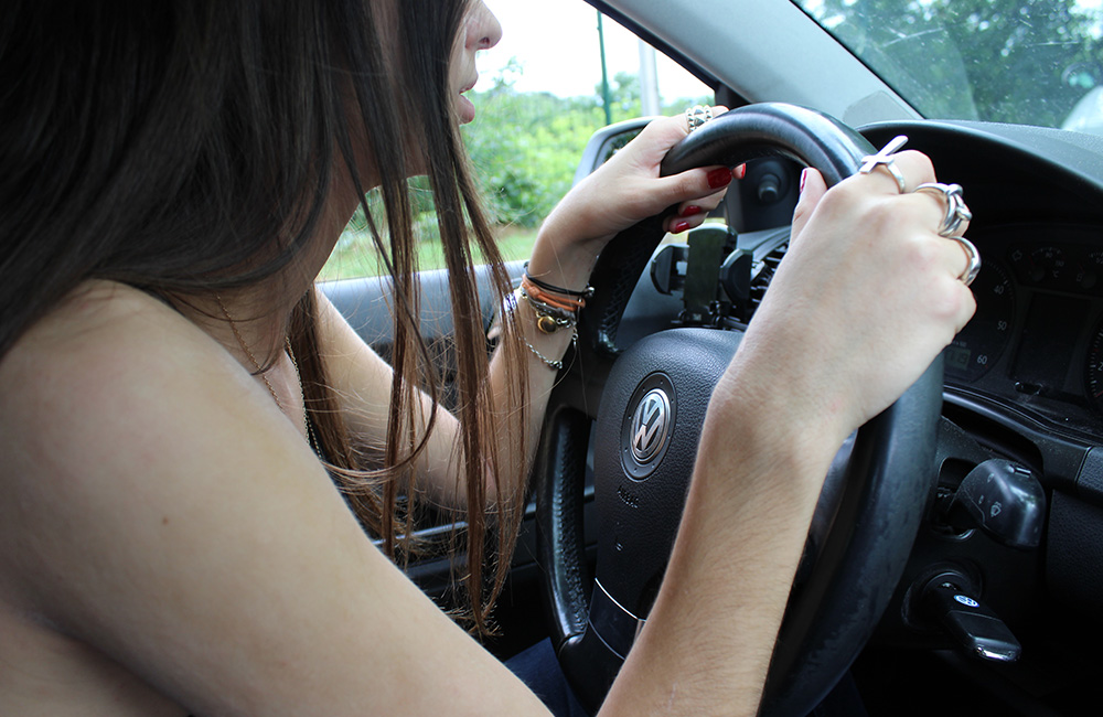 comment tenir et tourner le volant