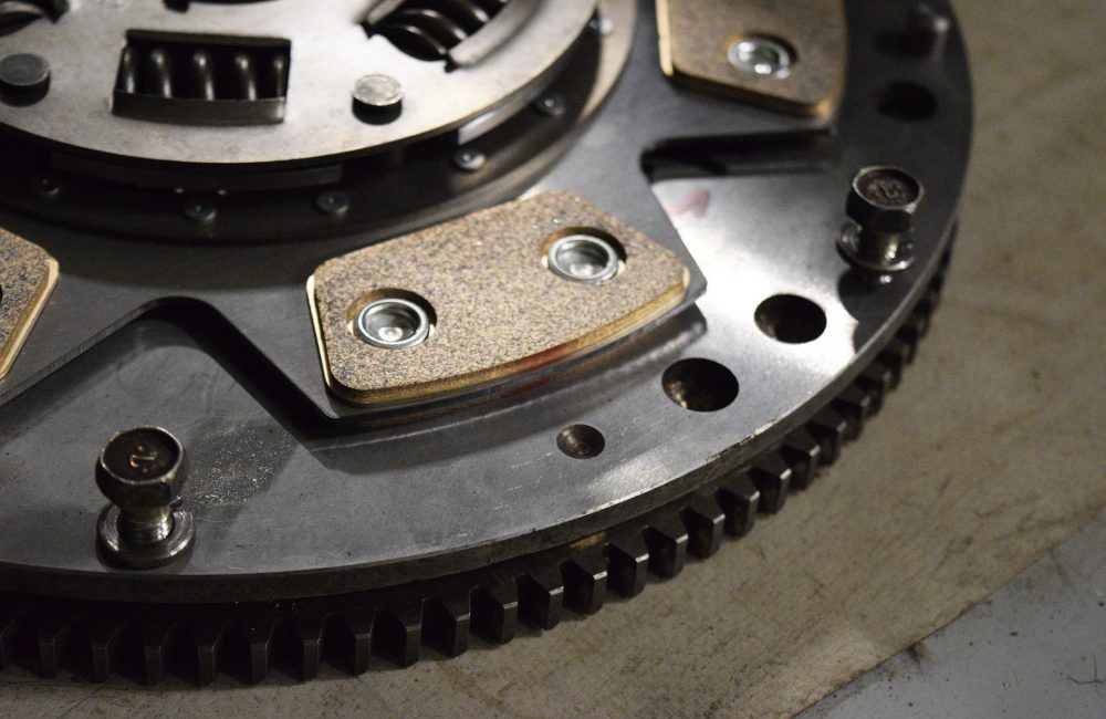 Image d'accueil de l'article Comment fonctionne un embrayage ?