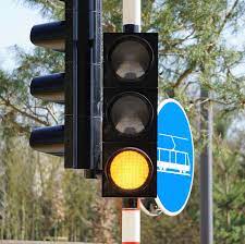 Image d'accueil de l'article Feu orange : que dit le code de la route ?