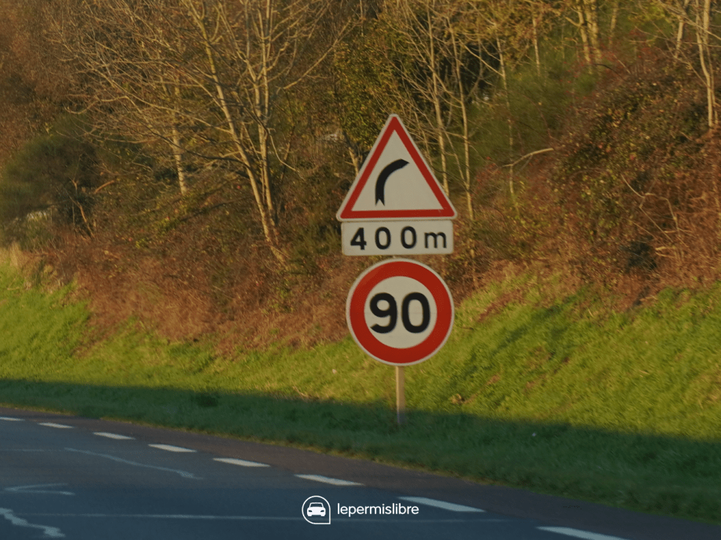Panneau de limitation à 90km/h