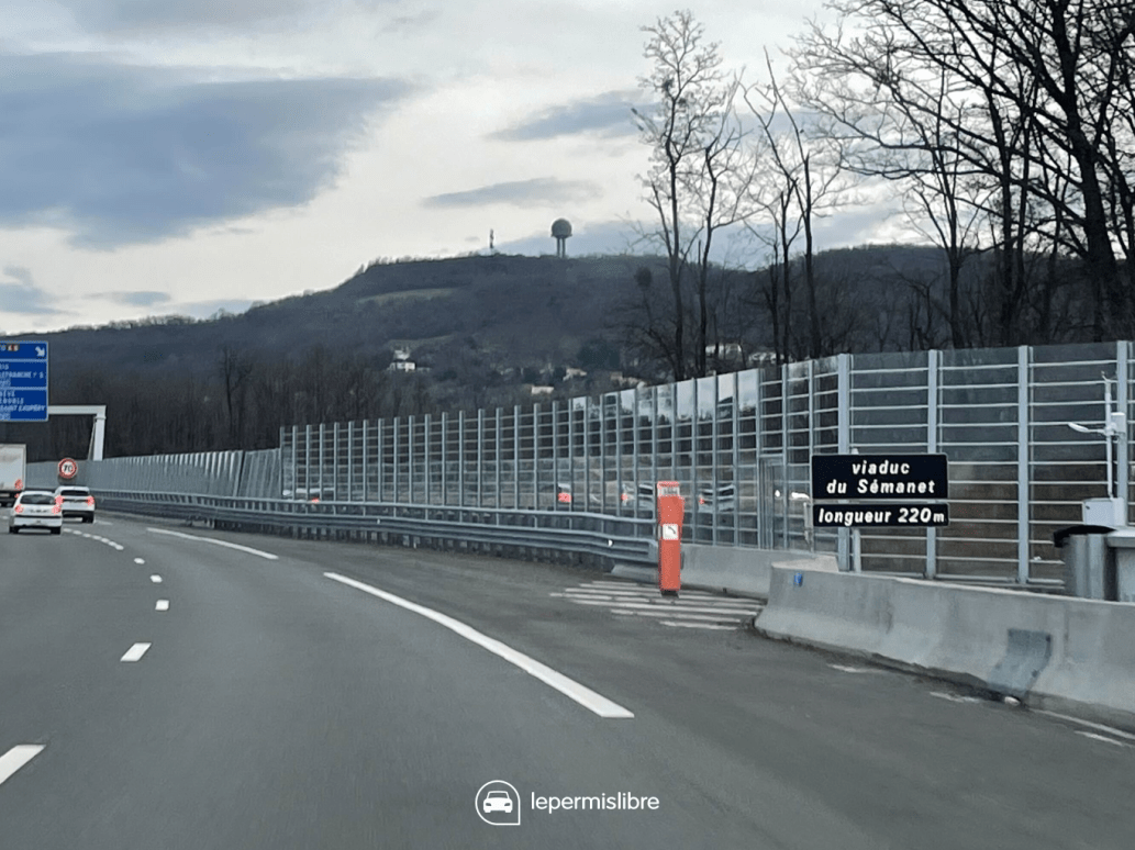 Panneau de localisation d'un élément culturel viaduc