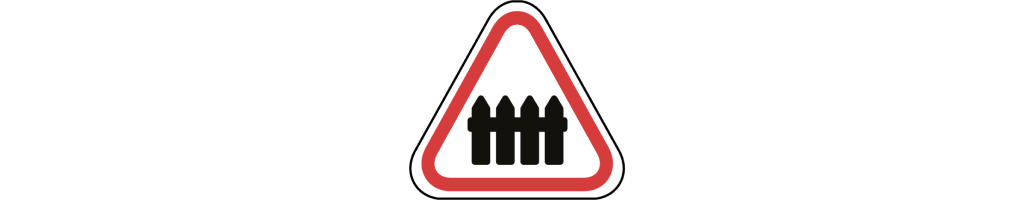 Panneau indiquant un passage à niveau muni de barrières