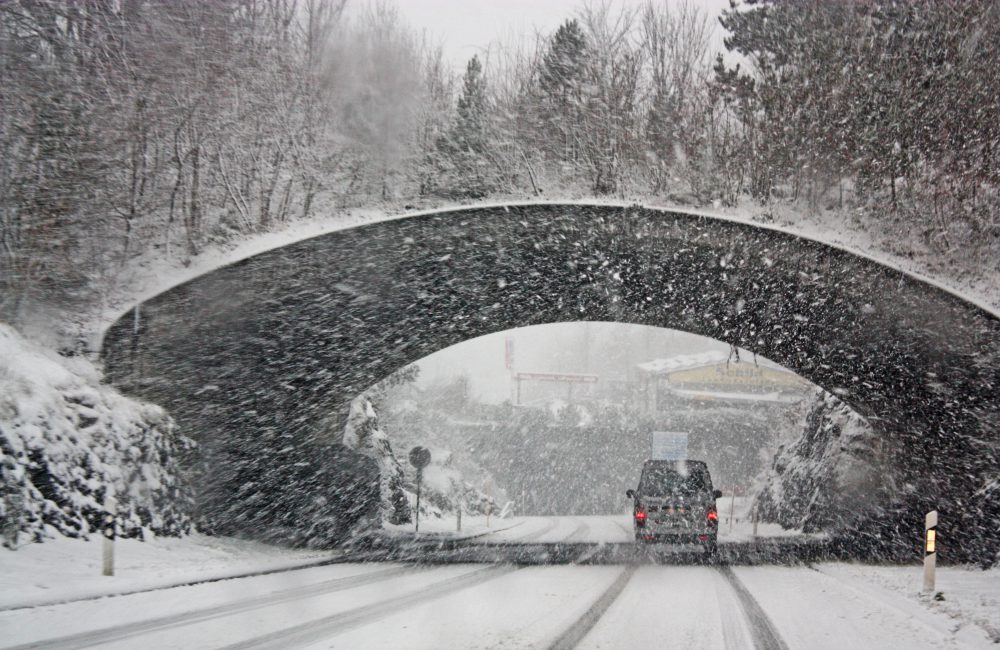 Image d'accueil de l'article Phares de neige : les feux pour conduire sous la neige