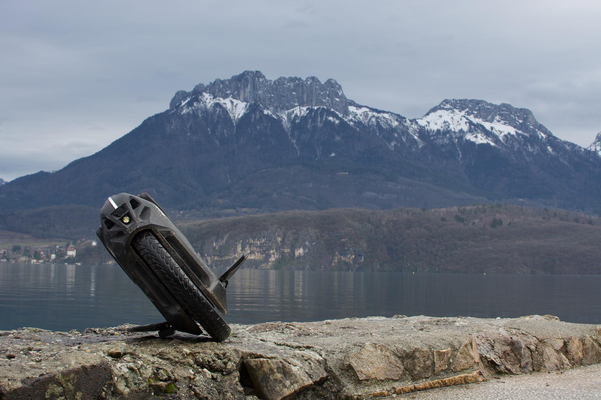 Image d'accueil de l'article Quelles sont les spécificités du code de la route pour les gyroroues ?