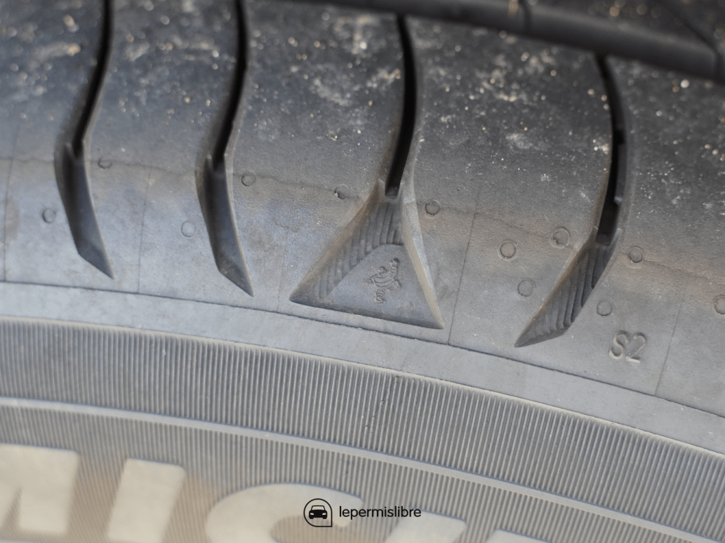 Témoin d'usure d'un pneu