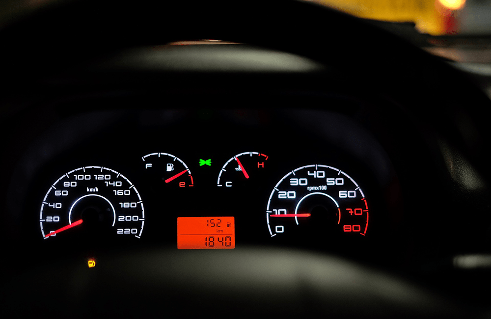 Voie rapide et jeune conducteur : quelles vitesses autorisées ?