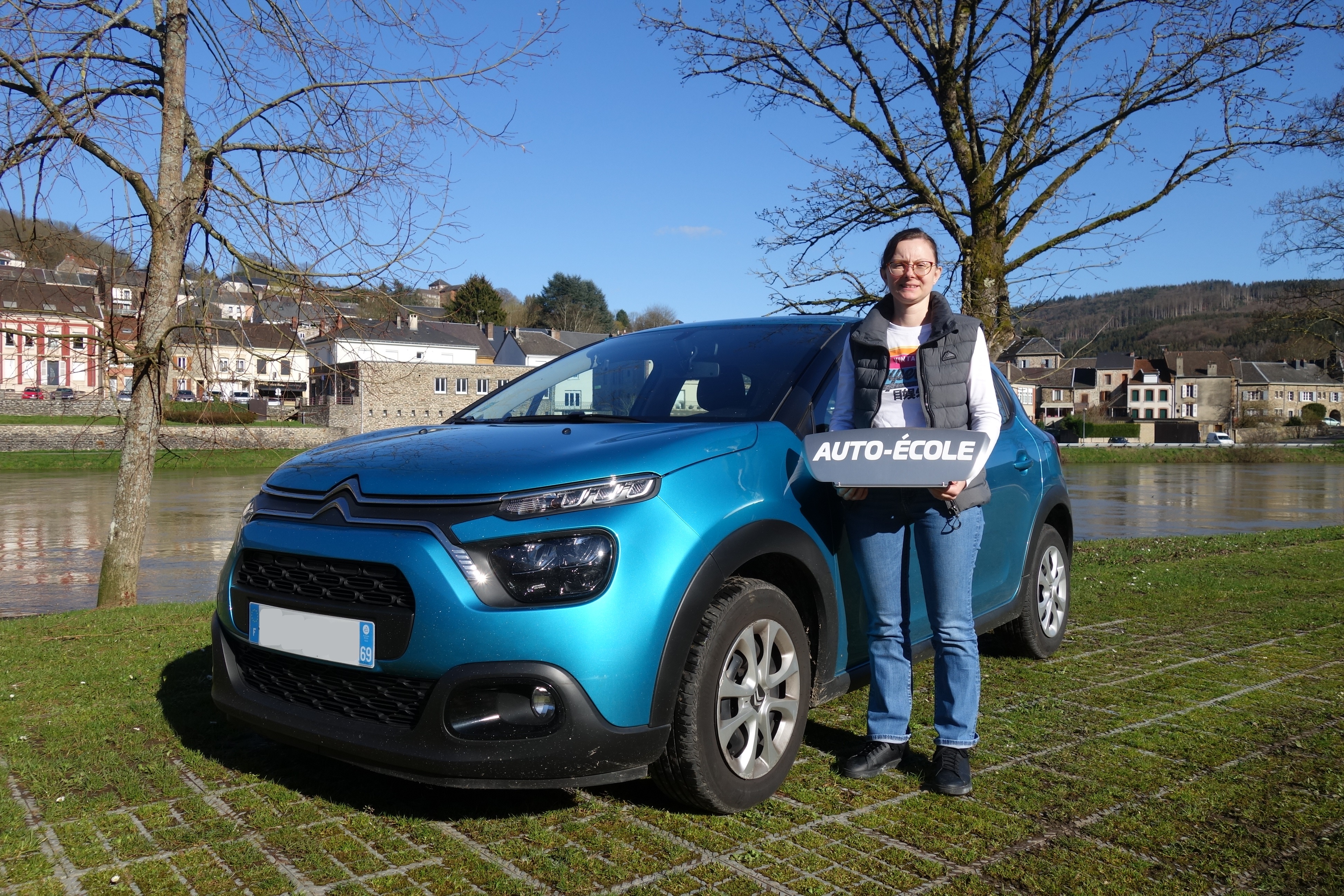 Image d'accueil de l'article Rébecca, enseignante partenaire lePERMISLIBRE à Charleville – Mézières 🚘