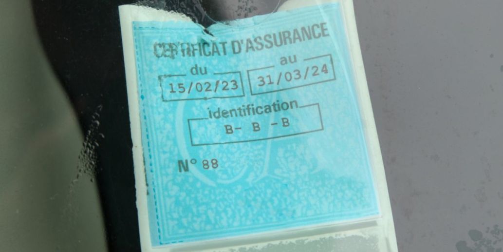Vignette assurance auto en France