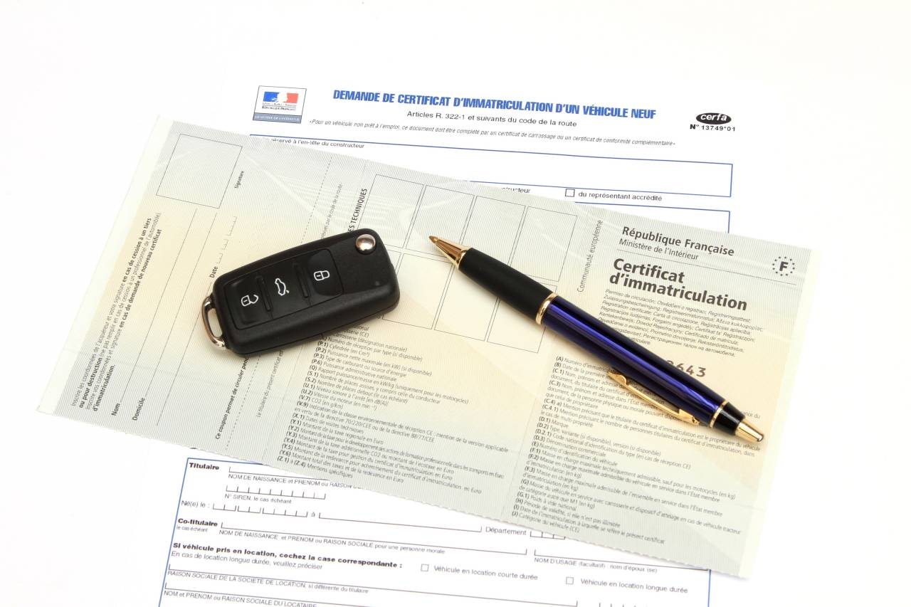 Certificat d'immatriculation français 2026 avec rubriques détaillées pour examen code de la route