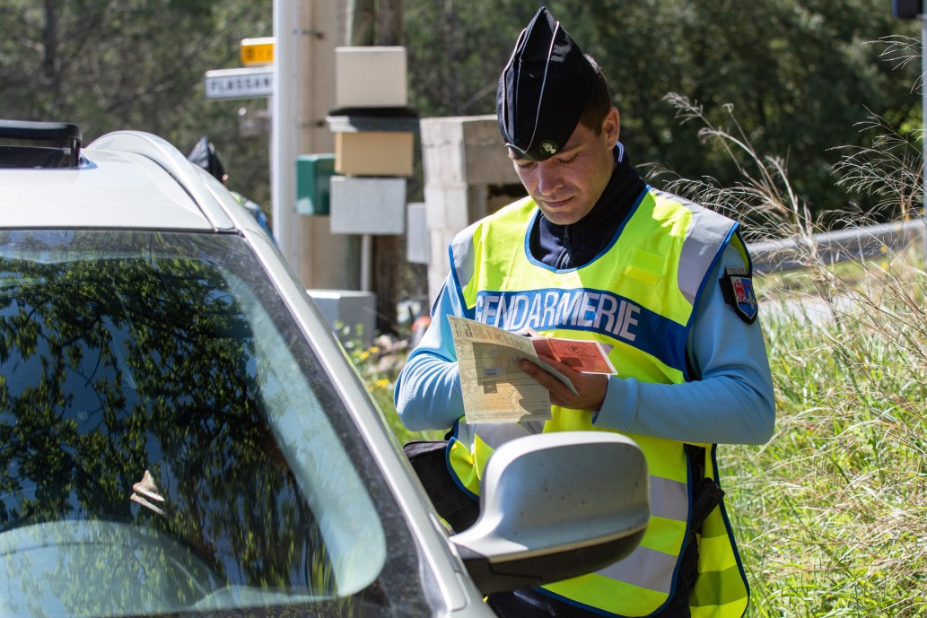 contrôle routier force de l'ordre